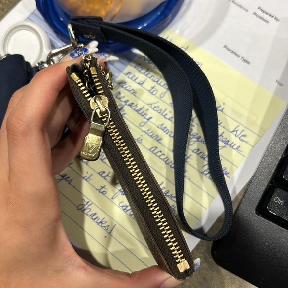 Louis Vuitton LV Key Pouch Card Holder - Picture 12 of 12